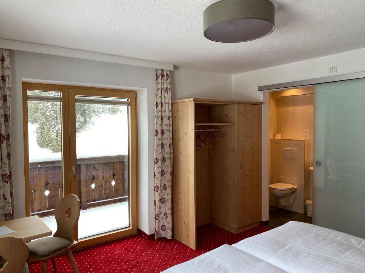 Pension Kandaharblick Петтной-ам-Арльберг Екстер'єр фото