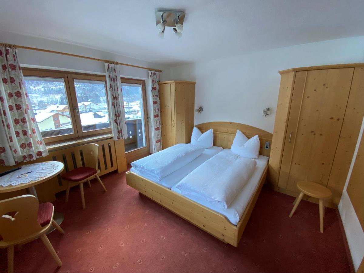 Pension Kandaharblick Петтной-ам-Арльберг Екстер'єр фото